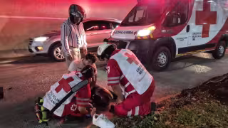 Motociclista es derribado tras corte de circulación en la colonia Burócrata
