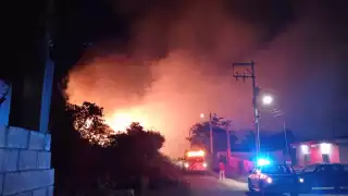 El cortocircuito pudo haberse presentado en un poste de la CFE