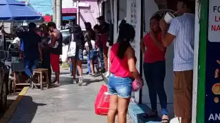 El exceso de gente ha provocado caos vial