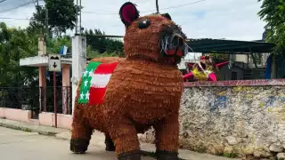 Megapiñata de capibara causa sensación en Tekax, Yucatán