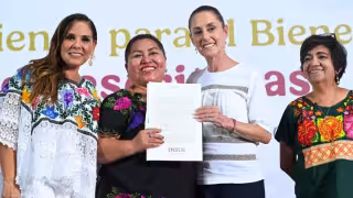La presidenta Claudia Sheinbaum anuncia plan integral para combatir el sargazo en Quintana Roo