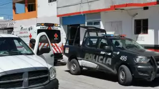 El hombre fue encontrado por vecinos quienes llamaron a los familiares