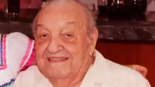 Realizó valiosos cursos de especialización en cirugías pediátrica, cardiaca y general, en diversas instituciones