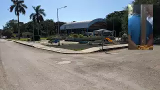 La gente pedía al sujeto que hablara y que dijera todo lo que sabe