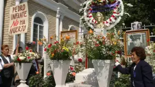 La tumba de Pedro Infante en el Panteón Jardín. Foto: Especial
