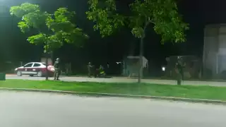 Tanto los vecinos, transeúntes y los conductores de los diferentes vehículos desconoce el motivo del operativo