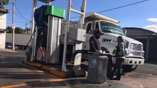 Profeco exhibe gasolineras caras y confirma que canasta básica se mantiene debajo de 910 pesos