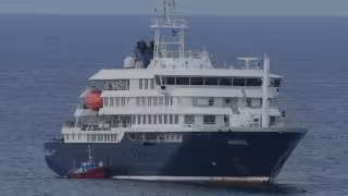 Crucero con brote de hantavirus zarpa de Cabo Verde rumbo a Tenerife; OMS eleva a ocho los casos