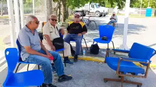 Los sindicalizados de la Unacar creyeron que la reunión sería para llegar a un acuerdo con la deuda de sus pagos