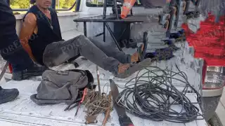 Detienen a sujeto por presunto robo de cable del alumbrado público en Champotón