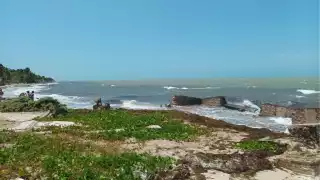 Los fuertes vientos obligaron a los bañistas a buscar refugio