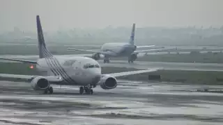La misma administración del aeropuerto informó que cerró operaciones desde las 04:25 horas de hoy
