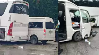 Van choca contra un autobús turístico en la carretera federal Tulum-Playa del Carmen