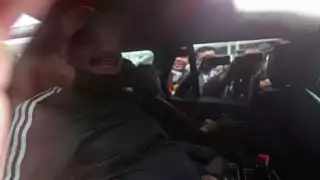 Vicente Fernández y su esposa Cuquita Abarca, momentos después de que el Charro de Huentitán fuera dado de alta. Foto: Cuartoscuro