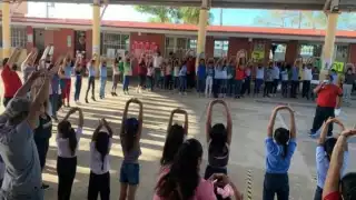 ¡Siempre sí! Alumnos de Sabancuy bailaran vals para el recuerdo, pero sin vestidos de gala