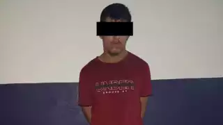 El hombre quedó a disposición de las autoridades para resolver su situación legal