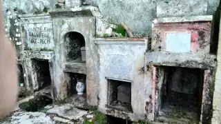 Indicaron que muchas bóvedas no recibieron visitas, a pesar de que en algunas incluso hay huesos a la intemperie