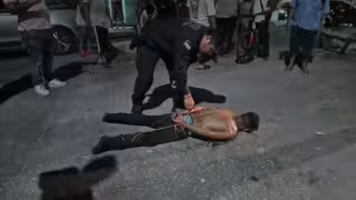 Vecinos retienen y golpean a presunto ladrón tras señalarlo por robo en el fraccionamiento Puente de la Unidad