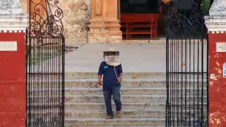 La calle 30 entre 33 y 31 fue cerrada y acordonada con una cinta amarilla para evitar que habitantes pasaran