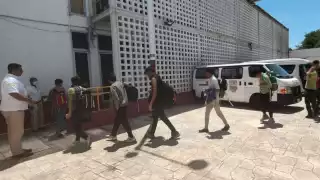 El traslado de los hombres fue realizado para evitar el hacinamiento en la Estancia Provisional de Cancún, mientras las autoridades migratorias definen su situación