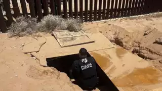 En la frontera entre Sonora y Arizona fue encointrado un tunel que pasaba por debajo del muro fronterizo para presuntamente trasladar indocumentados y drogas