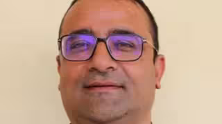 Rajendra Dawadi, director de una escuela en Nepal salvó a unos 900 alumnos