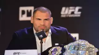 Caín Velásquez, excampeón mexicoamericano de peso completo de la UFC, fue detenido y arrestado en California