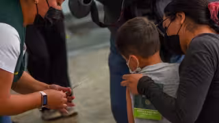 Sarampión en México 2026: Salud reporta 9,487 casos y anuncia 48 millones de vacunas para frenar el brote