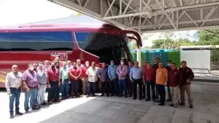 En autobús en realidad pertenece a una organización turística