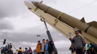 Reino Unido y China piden evacuar Irán ante escalada con EU; aumenta tensión en Medio Oriente