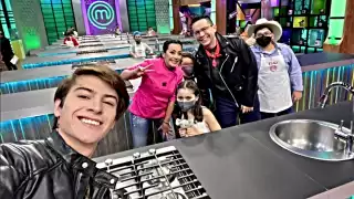 Este viernes conoceremos a los pequeños que dejarán la Cocina más famosa de México. Foto: Twitter @MasterChefMx