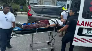 Posiblemente sufrió una fractura de tibia y peroné, por lo que fue llevado al hospital. 
