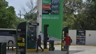 Gasolineras de Cancún hacen su 'agosto' en pleno junio; automovilistas denuncian cobros excesivos