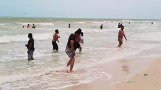 Mientras que algunos estaban en el arenal, otros decidieron visitar algunos locales