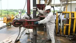 Debido a que las empresas de Ciudad del Carmen van a la delantera, la deuda de Pemex afecta a la isla