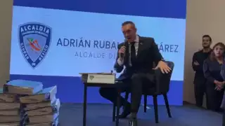 El Alcalde de Cuajimalpa, Adrián Rubalcava anunció su decisión de renunciar al PRI, junto con otros 30 consejeros