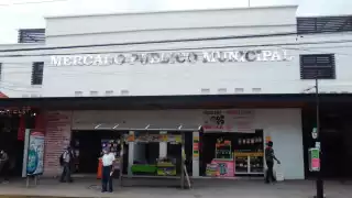 La remodelación inició en el Gobierno de Cristina Torres Gómez, por lo que los afectados señalaron que no debe mezclarse la política con el bienestar de la población.