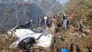 Difunden el momento exacto del desplome de un avión en Nepal