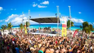 Hace referencia además a múltiples reportes por parte de turistas intoxicados con alcohol adulterado que han perdido la conciencia.