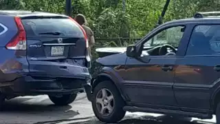 En ningunos de los dos accidente hubo lesionados, pero sí niños que llegaron tarde a clase
