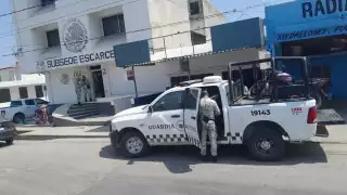 Los hombres viajaban en una motocicleta