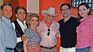 Vicente se casó con María del Refugio Abarca Villaseñor, vecina suya en Guadalajara, con quien tuvo tres hijos: Vicente, Gerardo, Alejandro y más tarde adoptaron a Alejandra. Foto: Especial