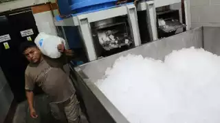 Ni en tiendas ni en fabricas se puede encontrar hielo
