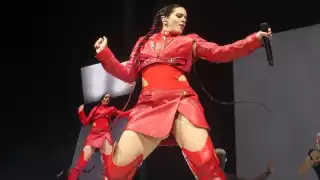 El traje de Rosalía,"Motomami" será subastado por más de 36 mil pesos