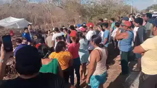 Policía Municipal se estacionó para observar lo que pasaba a lo lejos hasta que se hizo una llamada al 911