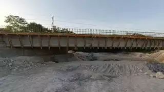 Por más de 15 días, no se ha visto trabajadores en el puente de Miguel Alemán