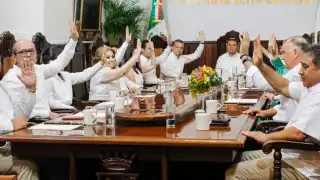 Varios regidores no estuvieron de acuerdo con la licencia de Renán Barrera, por los problemas en los que deja al municipio de Mérida