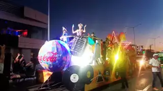 Reyes y embajadoras continuaron con los recorridos este domingo en pleno malecón de Campeche