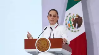 Presidenta de México cuestiona la “Ley Esposa” en San Luis Potosí y defiende paridad con reglas del INE