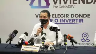 Eduardo Ancona afirmó que la obra cumplirá con todas las normas federales y estatales. Foto: Por Esto!